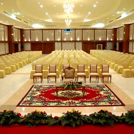 Independence Hotel Resort y Spa 