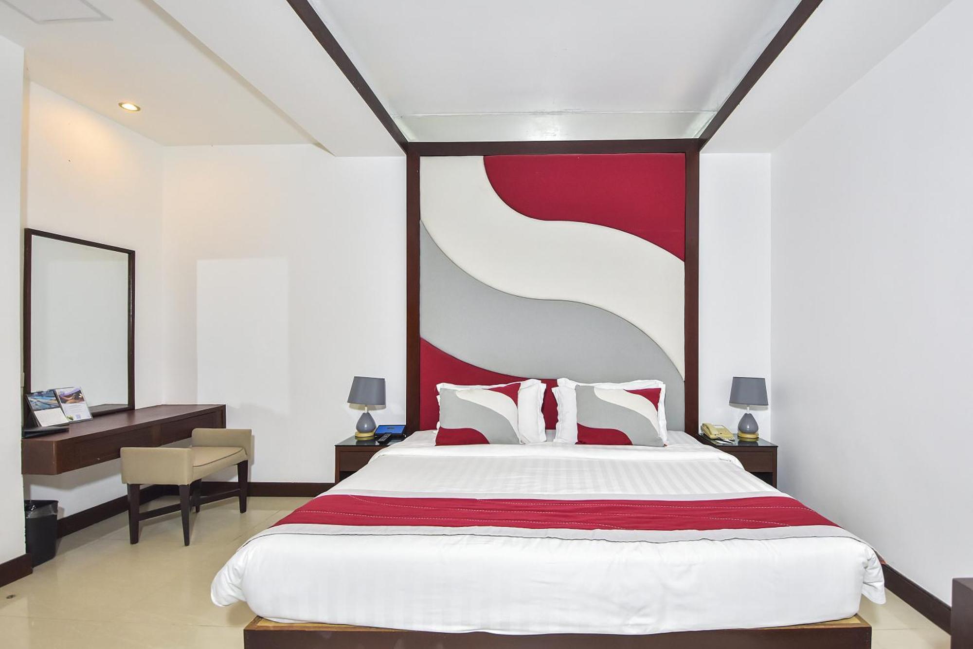 Independence Y Hotel 4*